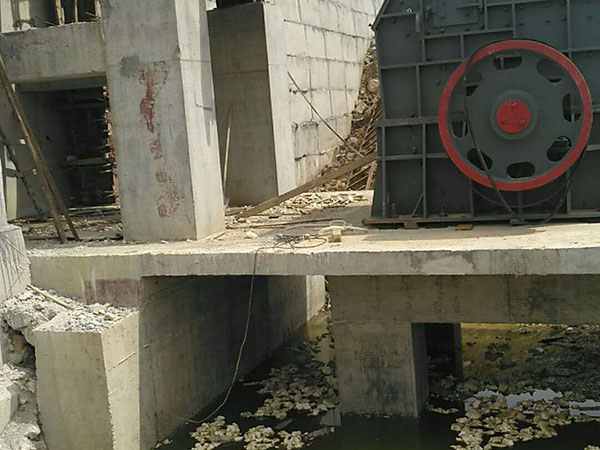 那有移動(dòng)式破碎機(jī)多少錢一臺(tái)